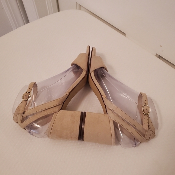 Nine West Light Beige Strappy Sandals Size 6.5 - Picture 6 of 14